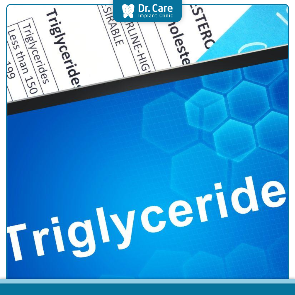 Triglyceride khác với cholesterol như thế nào?