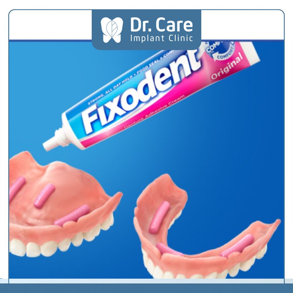 Keo dán răng sứ Fixodent hỗ trợ giữ răng giả cố định trên hàm và ngăn ngừa tình trạng răng giả bị tụt khi nhai
