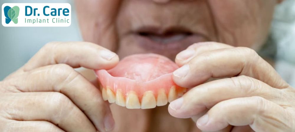 Răng giả tháo lắp không thể phục hồi được chân răng nên không khắc phục được tình trạng tiêu xương