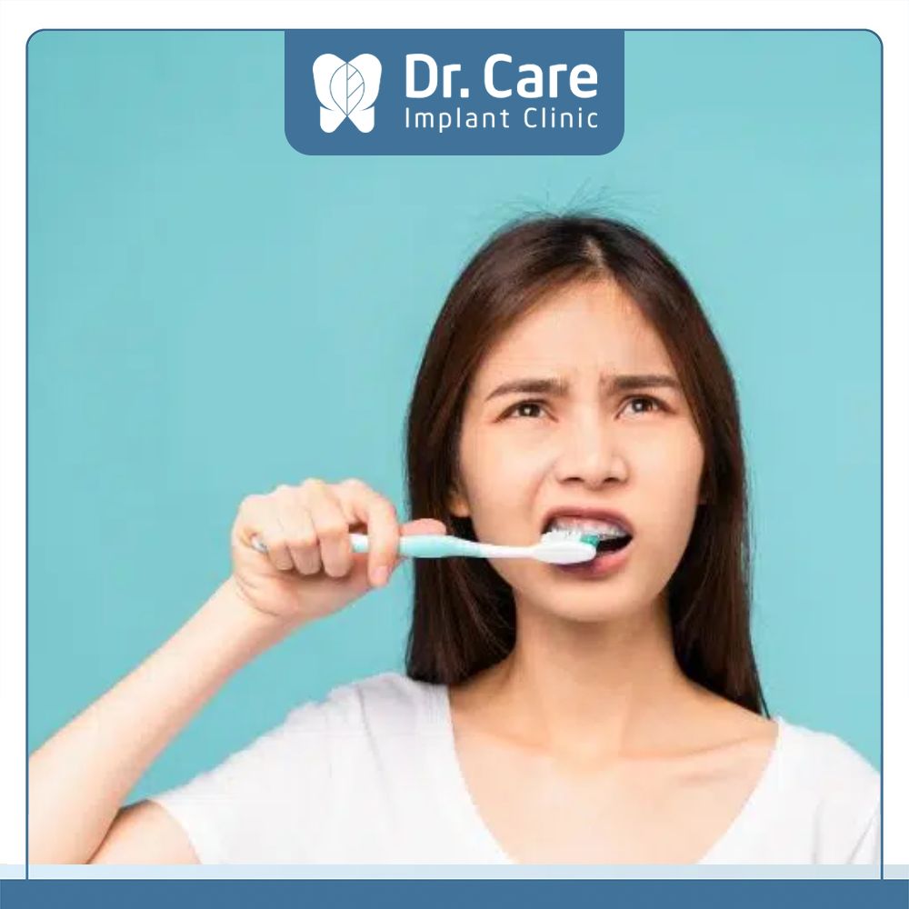 Chăm sóc răng miệng đúng cách sẽ làm tụt lợi và nguy cơ xuất hiện các bệnh lý nguy hiểm khác