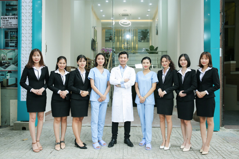 Cắm Implant uy tín tại Nha khoa Flora 