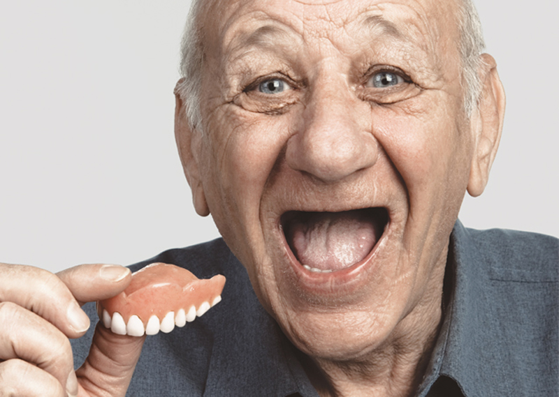 Cảnh báo] Nuốt răng giả vào bụng có sao không? | Dr. Care