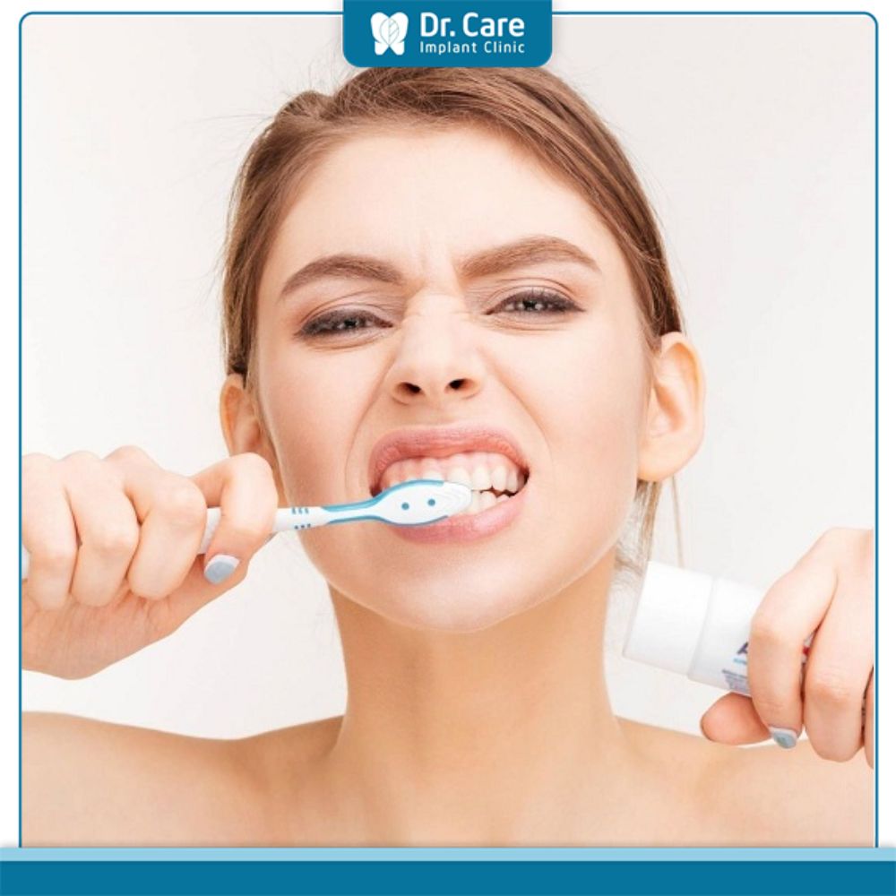 Những điều cần lưu ý chăm sóc răng miệng sau khi mất chỉ máu răng