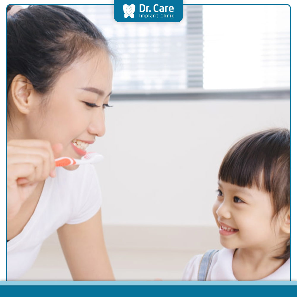 Khi trẻ bị sún răng cha mẹ cần làm gì?