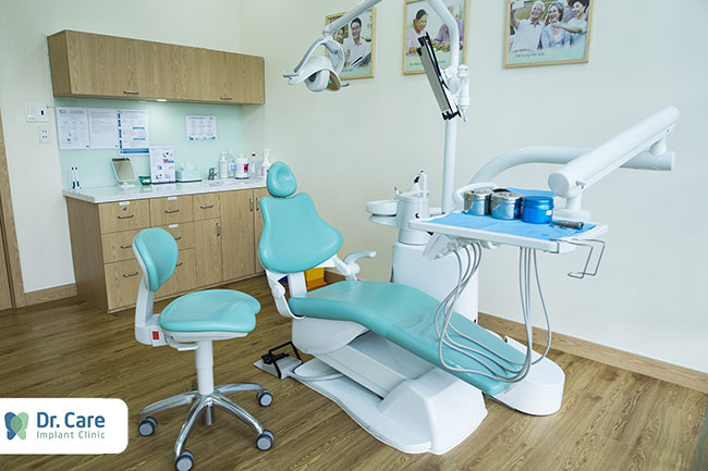 Dr. Care - Nha khoa chuyên sâu trồng răng implant với những trang thiết bị y tế hiện đại là công cụ hỗ trợ đắc lực cho Bác sĩ trong quá trình trồng răng implant.