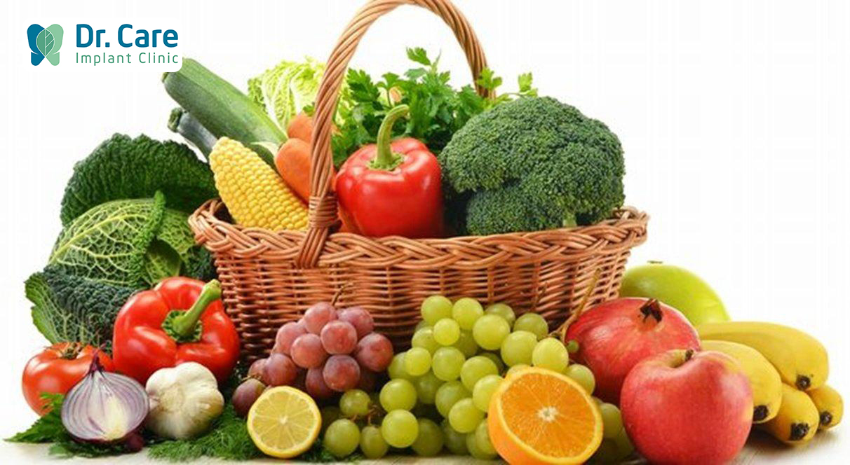 Ưu tiên ăn các loại rau củ, trái cây có nhiều vitamin sau phẫu thuật cắt lợi