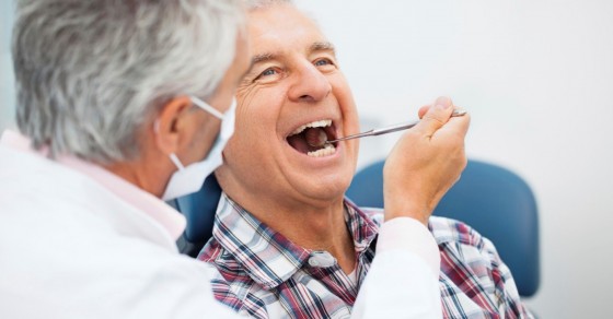 Răng implant có giống như răng thật không?
