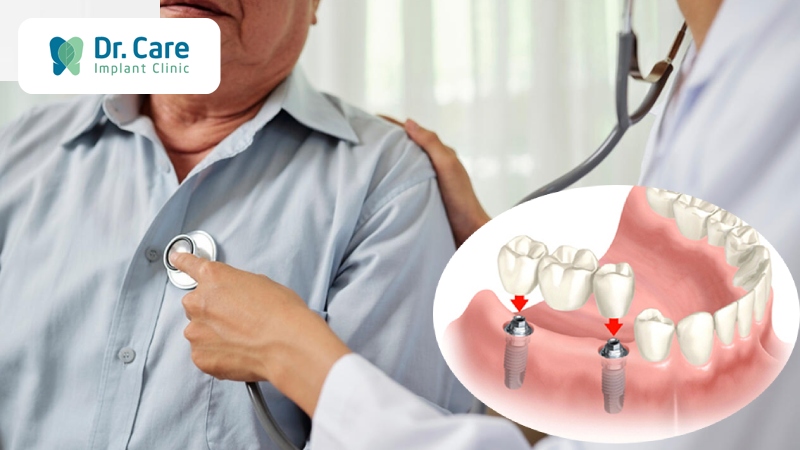 Vì sao người cao huyết áp nên thận trọng khi trồng răng Implant
